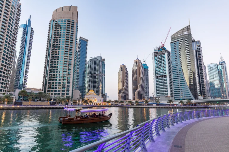 dubai marina promenade